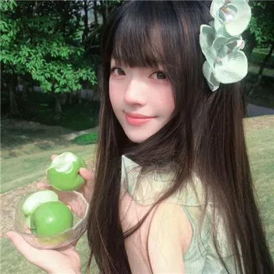 萝莉与太妹的友谊《下妻物语》深田恭子土屋太凤：穿洛丽塔的乖乖女与骑重机车的暴走族爆笑青春