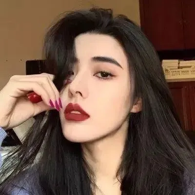 【社会反思】《明天，我会成为谁的女友》全集在线：出租女友、陪酒女、追星族的边缘女性真实生活图鉴